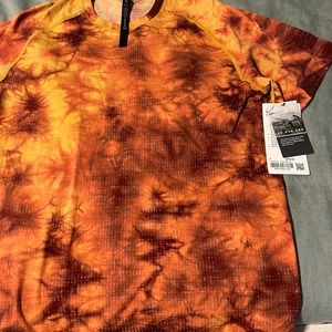 LuLULEMON MENS T-SHIRT